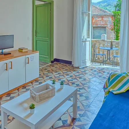 Leone I And Leone Ii Apartament *